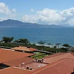 Suítes e Studios no Hotel Jurerê Beach Village